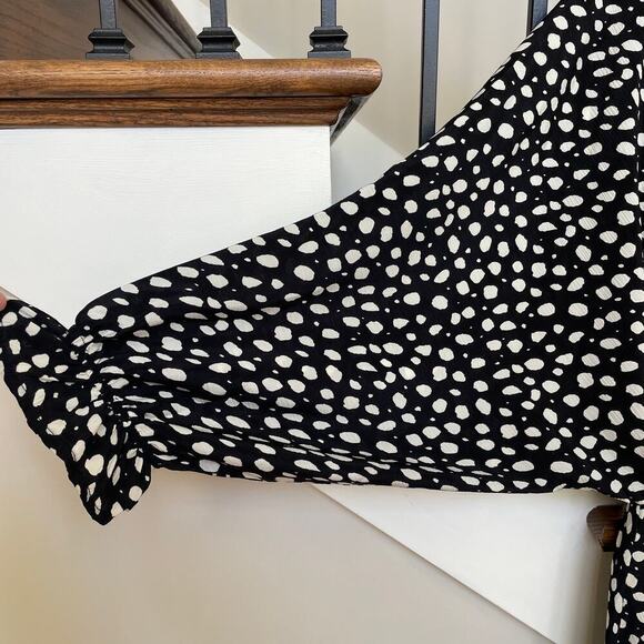 GiGiO Black & White Polka Dot Dress with Batwing Sleeves, Size M, NWOT - Picture 8 of 10